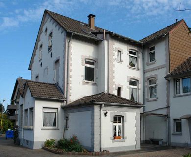 Stilvolle Mehrfamilienhausvilla in Ratingen-Ost zur Kapitalanlage