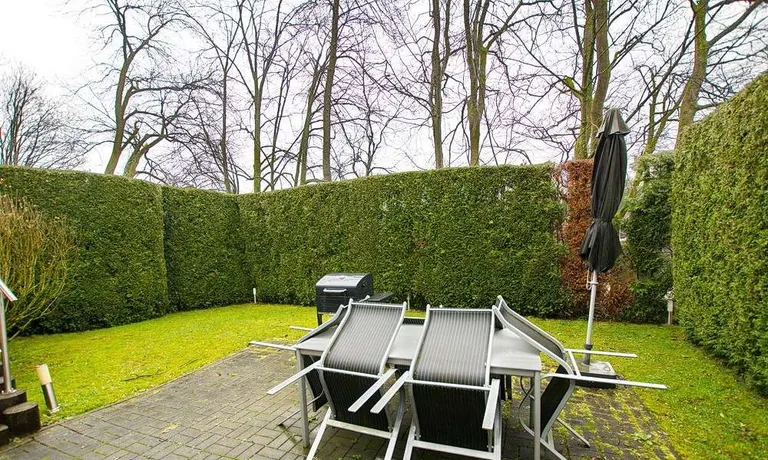 Garten mit Terrasse