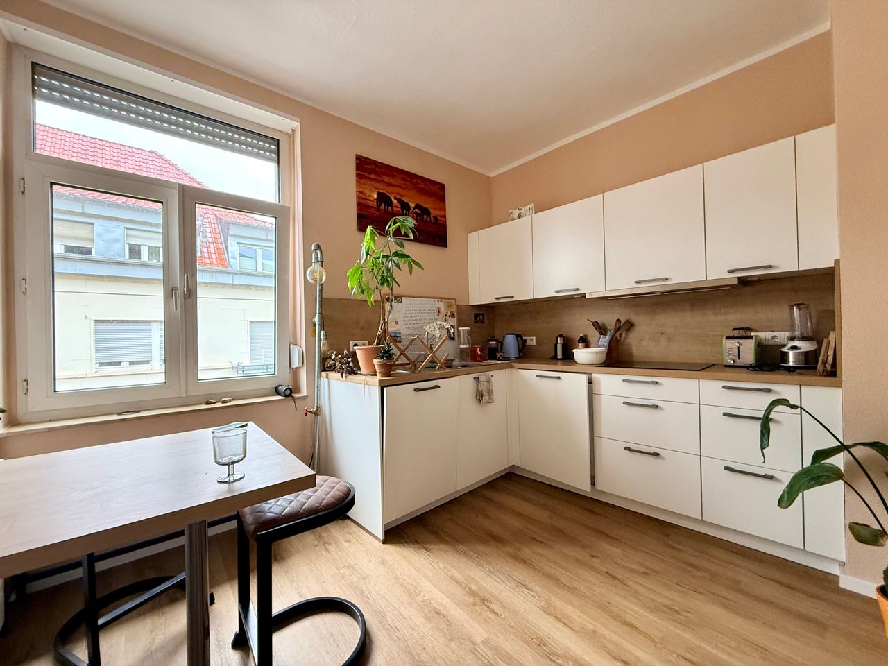 Schöne 1 Zimmer Altbauwohnung mit Einbauküche - Foto 2
