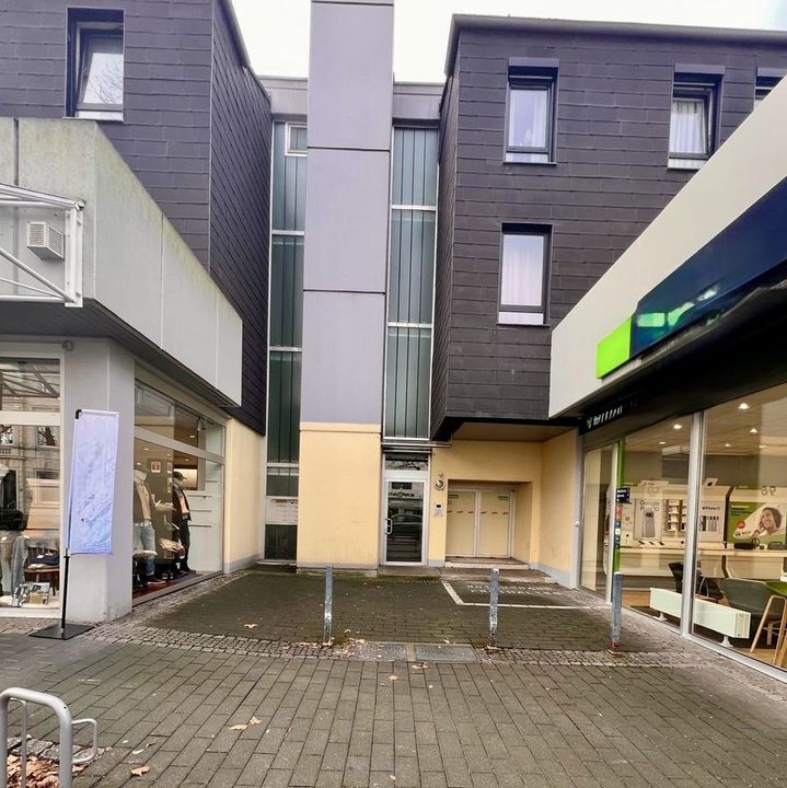 2-Zimmer-Stadtwohnung mit Einbauküche, Balkon, Aufzug und Tiefgaragenstellplatz