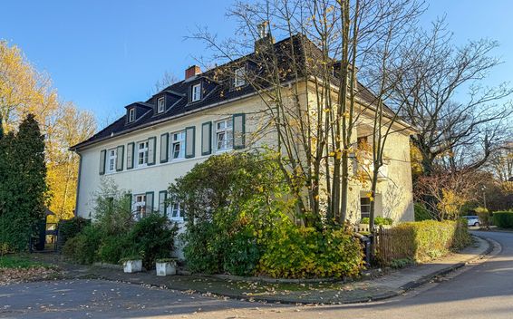 Denkmaljuwel! Modernes Zweifamilienhaus in der Krupp-Siedlung Altenhof II in Essen-Stadtwald