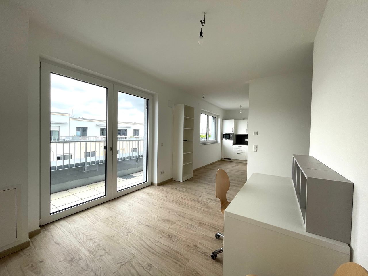 Möblierte 1,5-Zimmerwohnung mit kleiner Terrasse in Berlin-Wedding - Foto 1