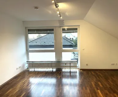 Düsseldorf-Stockum: Großzügige 3-Zimmer-Wohnung mit Balkon und Einbauküche! - Photo 2