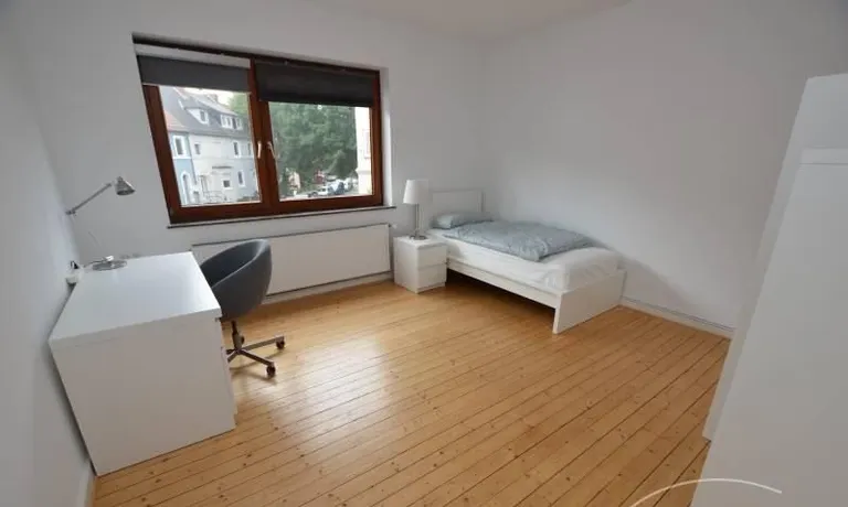 Schlafzimmer 1