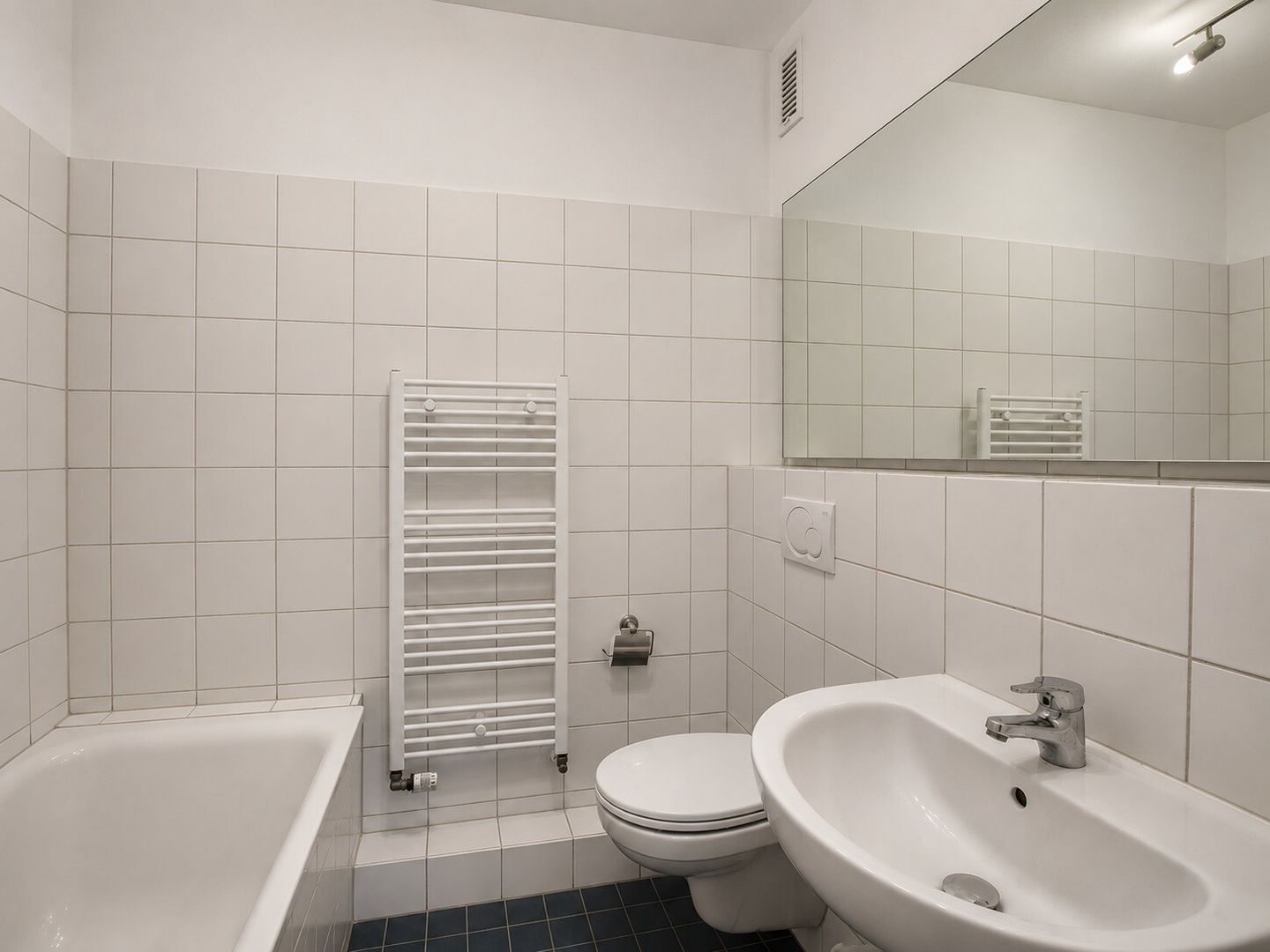MODERNE 3-ZIMMERWOHNUNG MIT BALKON IN DER KREFELDER INNENSTADT ZU MIETEN - Photo 2