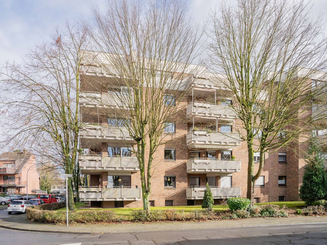 2-Zimmer-Wohnung mit Loggia und Lift in zentraler Lage von Giesenkirchen