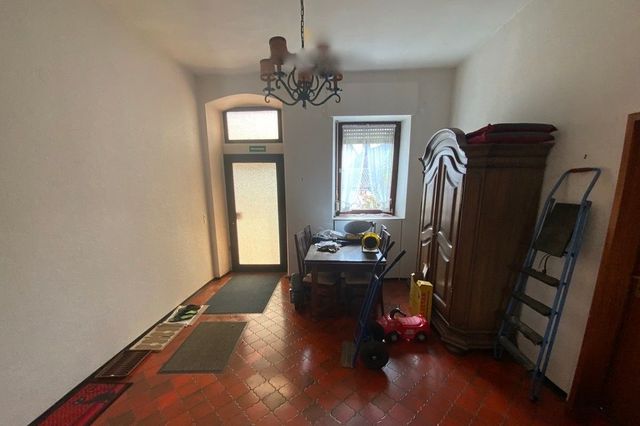 Flur und Ausgang zum Baugrundstück 