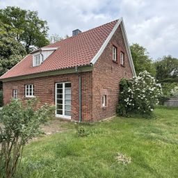 Ferienhaus mit Dauerwohnsitz – solides Landhaus im Grünen