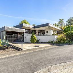 Außergewöhnlicher Bungalow auf über 2.000 m² Grundstück in Sackgassenlage