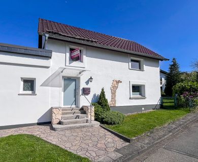 Frei ab sofort! – Ehem. gemütliches Bauernhaus top renoviert mit Garage und moderner Technik