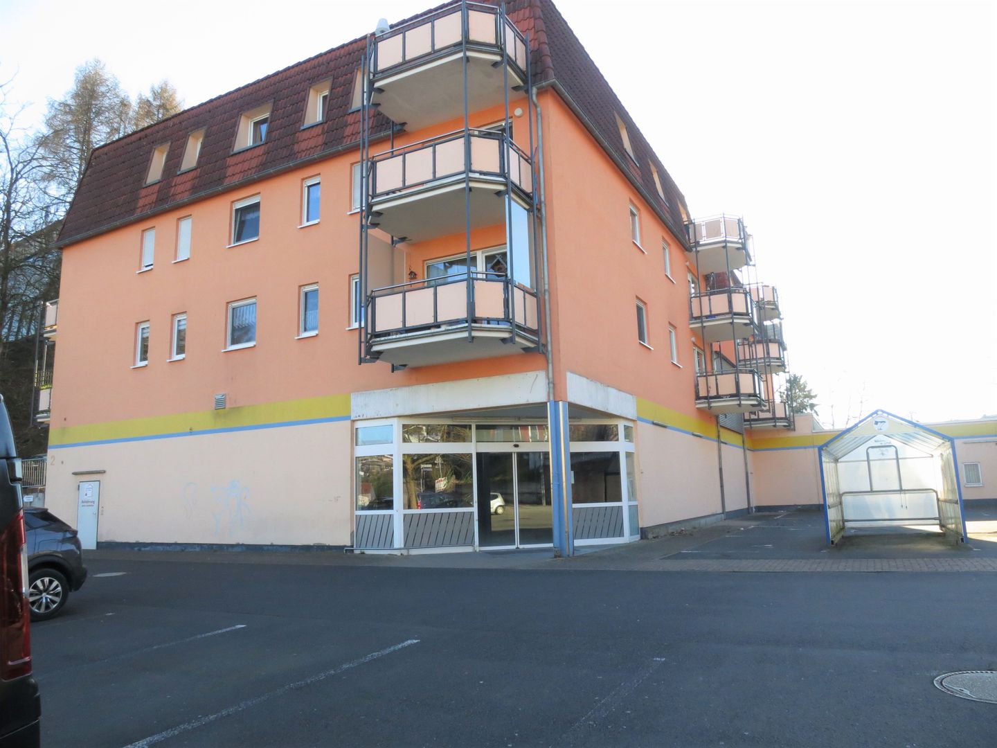 VIELSEITIG NUTZBARE GEWERBEFLÄCHE IM ZENTRUM VON SPIESEN