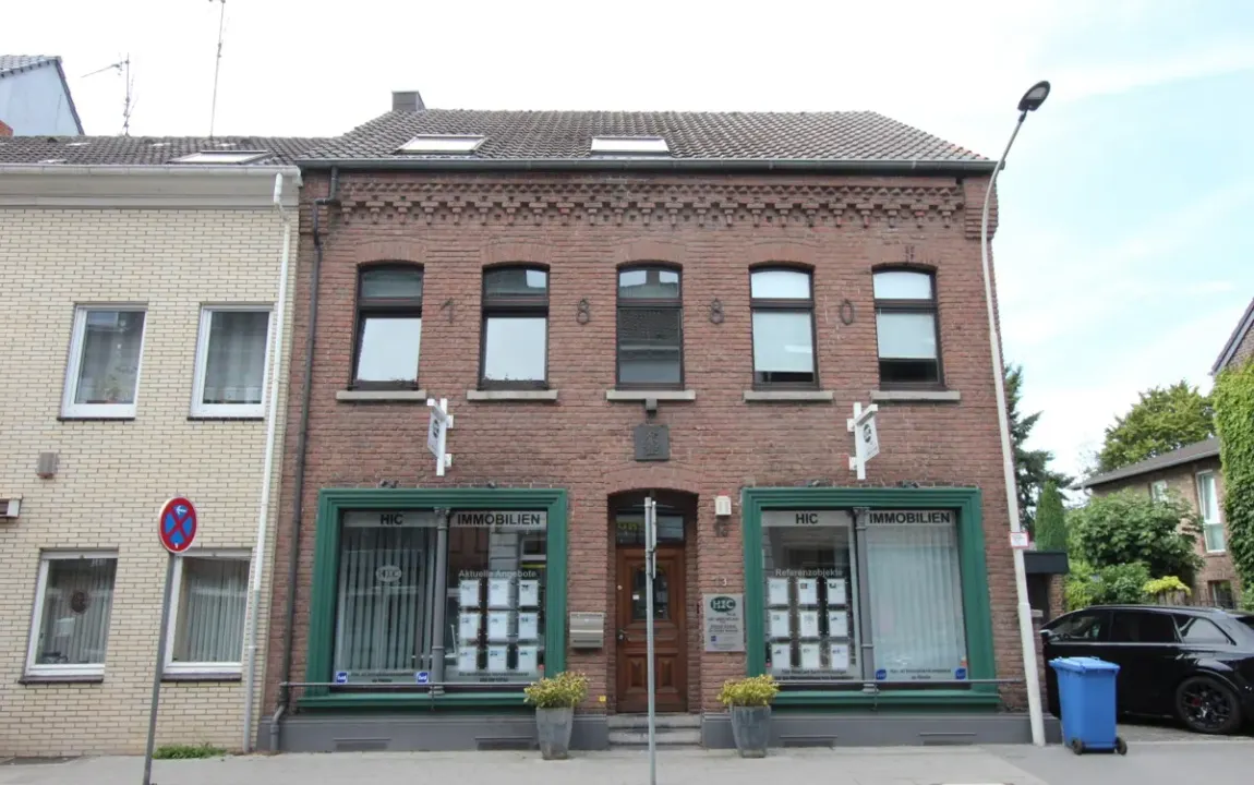 Lobberich-Zentrum: Schöne 3-Zimmer-OG Wohnung mit Balkon und ca. 82 m² Wohnfläche