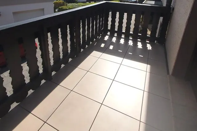 ...mit Markise und ...