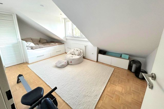 Schlafzimmer 4