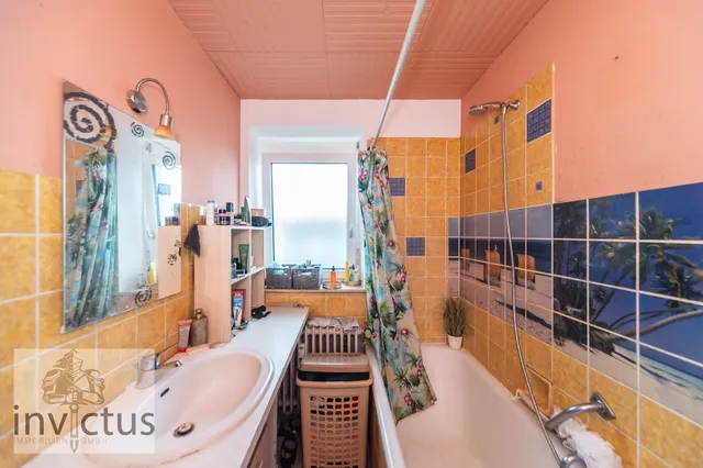 Bad (unsanierte Whg.)