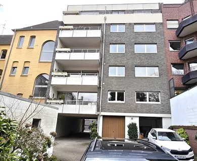 Seltene Gelegenheit in Bestlage 4-Zimmerwohnung mit Balkon, Aufzug, Garage
