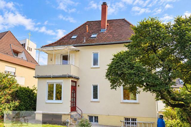 Rückansicht - Blick auf den Balkon der Küche