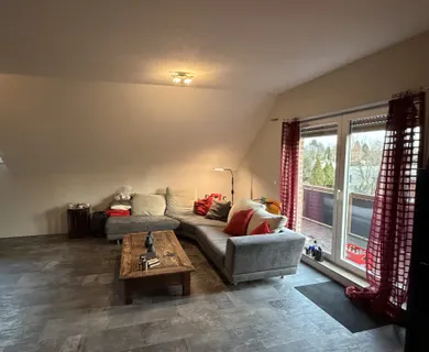 Kleine Einheit! Maisonettewohnung mit Balkon, Garten + Stellplatz in Flüren - Photo 2