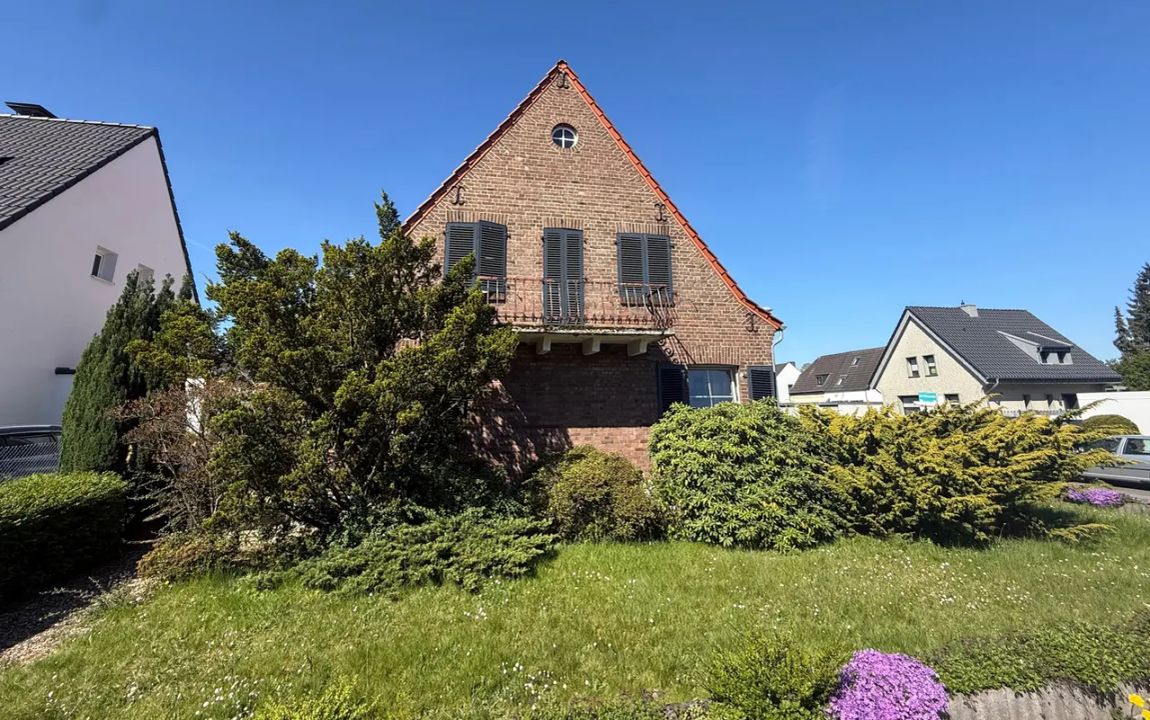 „Charmantes Zweifamilienhaus mit viel Persönlichkeit und lebendiger Hausatmosphäre“