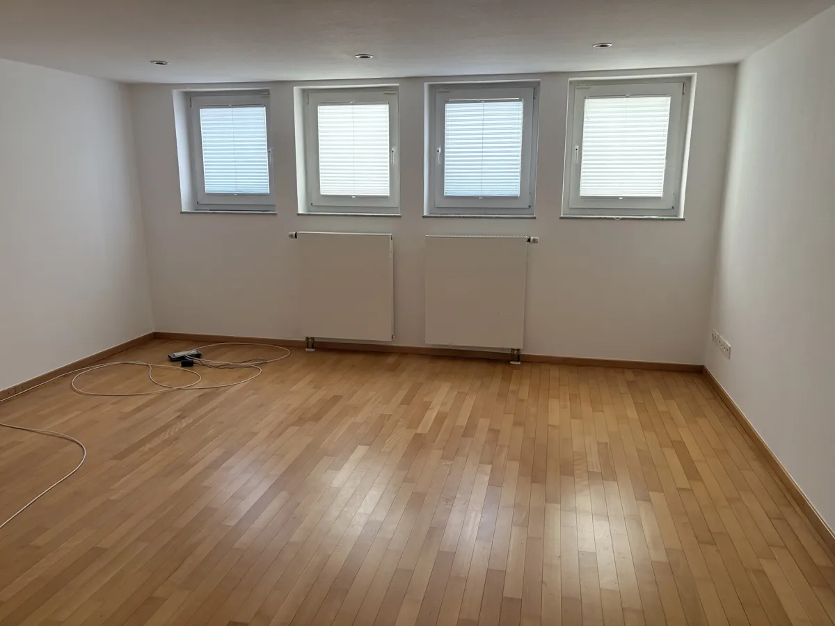 Das Büro im Keller