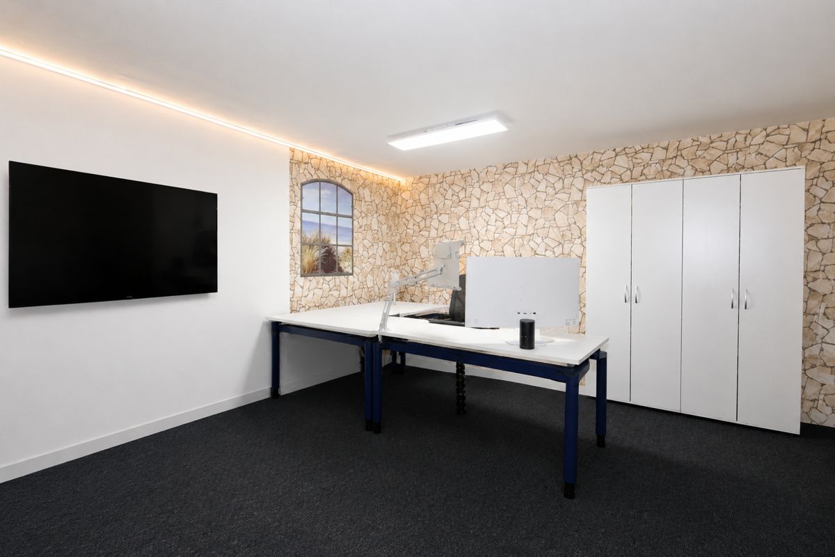 Büro im Keller