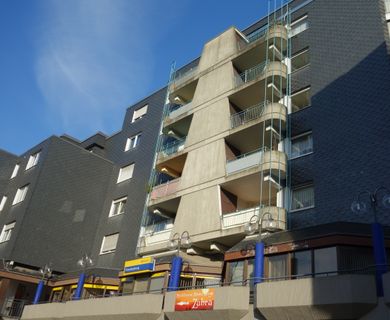 Tiefgaragenplatz in GL-City!