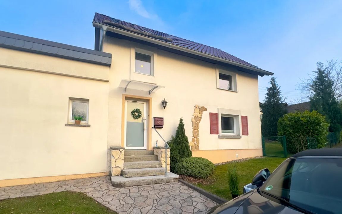 Frei ab sofort! – Ehem. gemütliches Bauernhaus top renoviert mit Garage und moderner Technik