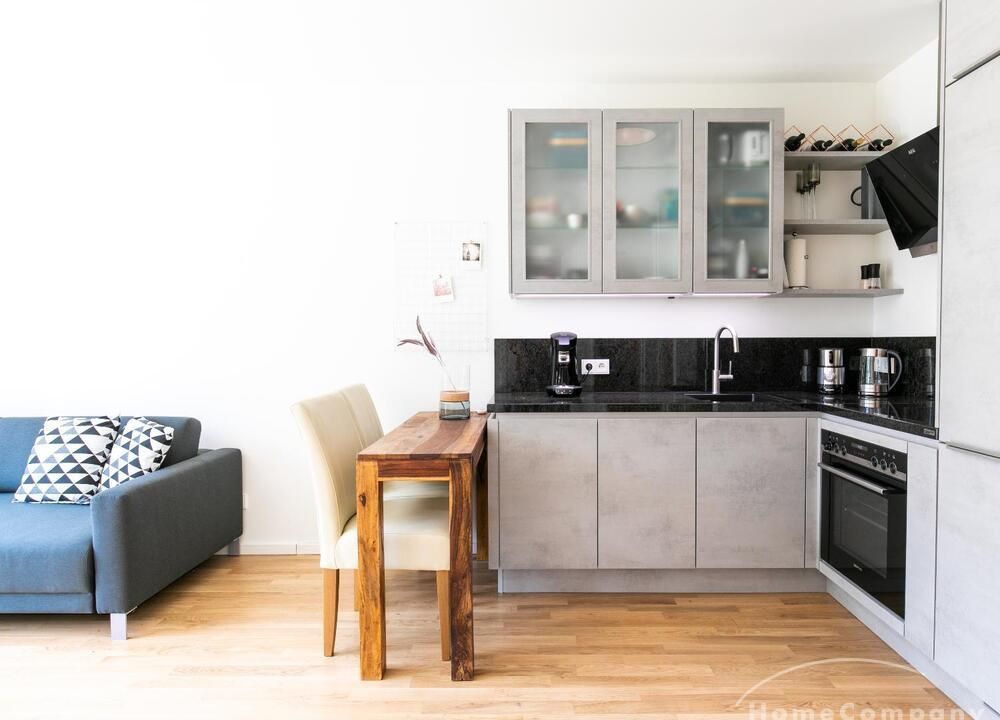 Wohnzimmer mit offener K&uuml;che