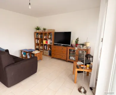 Gut geschnittene Wohnung im Zentrum mit Fahrstuhl, Balkon und Tiefgaragenstellplatz. - Photo 2
