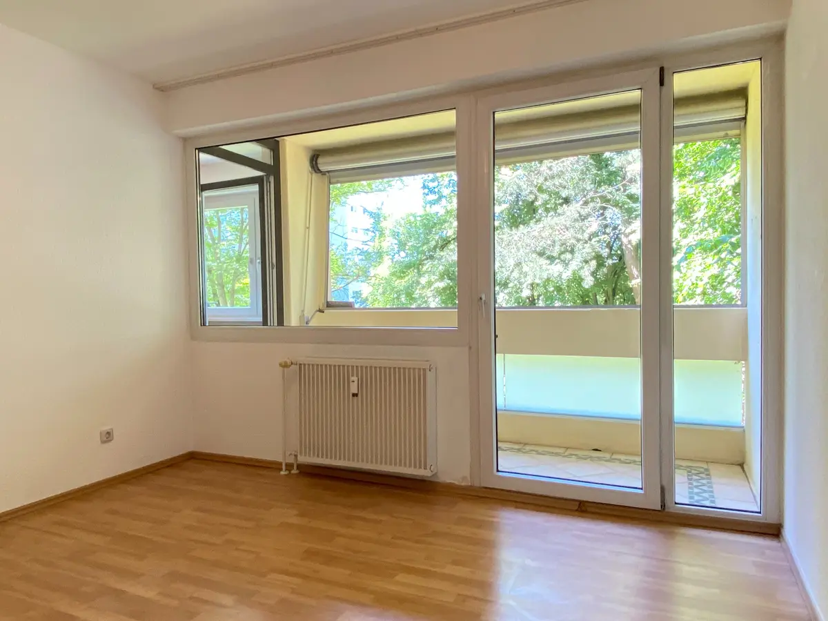 Zimmer 1 mit Zugang zur Loggia