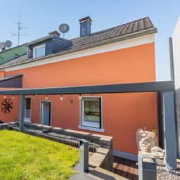 Modernes freistehendes ca. 130 m² großes Stadthaus mit schönem Garten  in  zentraler Lage