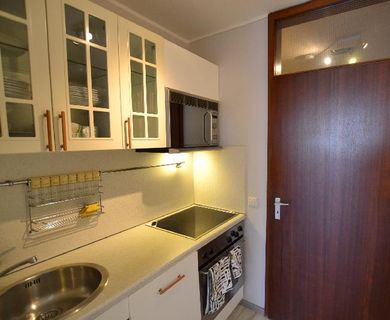 Nah bei Düsseldorf: Vollmöbliertes Apartment – Pool und Sauna im Haus – Erkrath-Unterfeldhaus - Photo 4