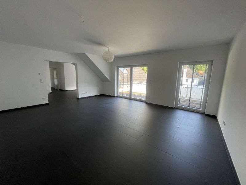 Neuwertige 3,5-Zimmer-Wohnung mit 2 Balkonen, Aufzug & TG in Rheurdt - Photo 3