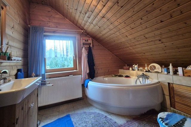 Bad mit Eckbadewanne