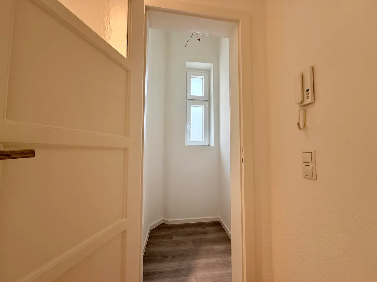 Erstbezug nach Sanierung – helle 1 ZKD-Altbauwohnung mit großer Wohnküche - Foto 1