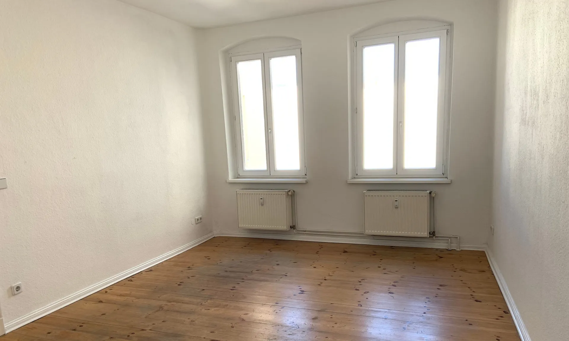 Lichtdurchflutete Altbauwohnung in Berlin-Mitte!