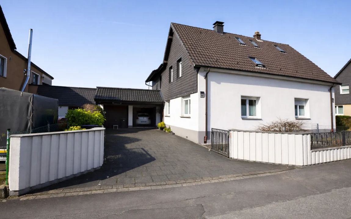 Doppelhaushälfte am Loxbaum in ruhiger Sackgassenlage mit Doppelgarage, Wintergarten & Dachterrasse!
