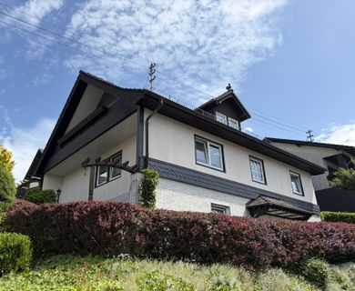 Gepflegtes Ein-/Zweifamilienhaus mit Garten in zentraler Lage von Wissen!