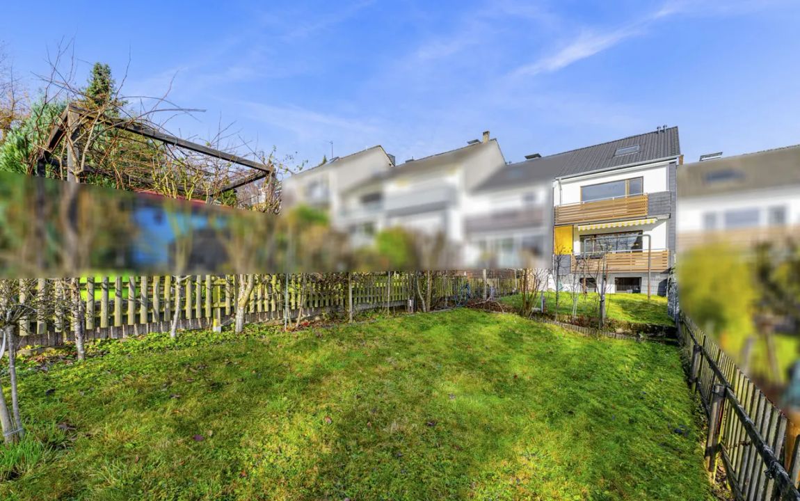 Provisionsfreies Reihenmittelhaus mit Sonnengarten im beliebten Ronsdorf