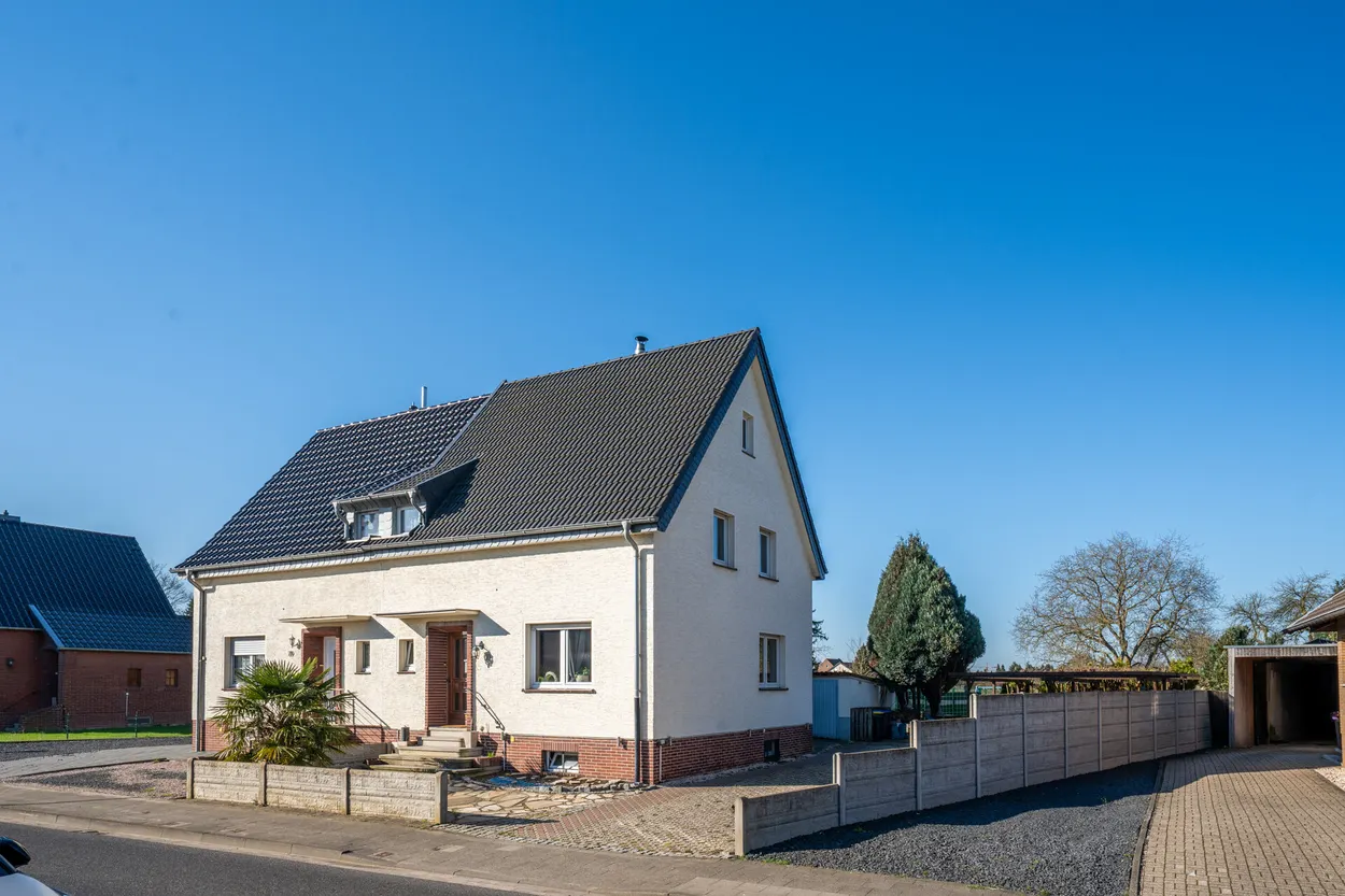 Wohnen, Wohlfühlen, Gestalten – Ihr Familientraum: Doppelhaushälfte mit großem Grundstück