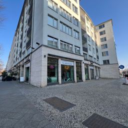 City West: Erstklassige Einzelhandelsfläche mit großer Schaufensterfront!