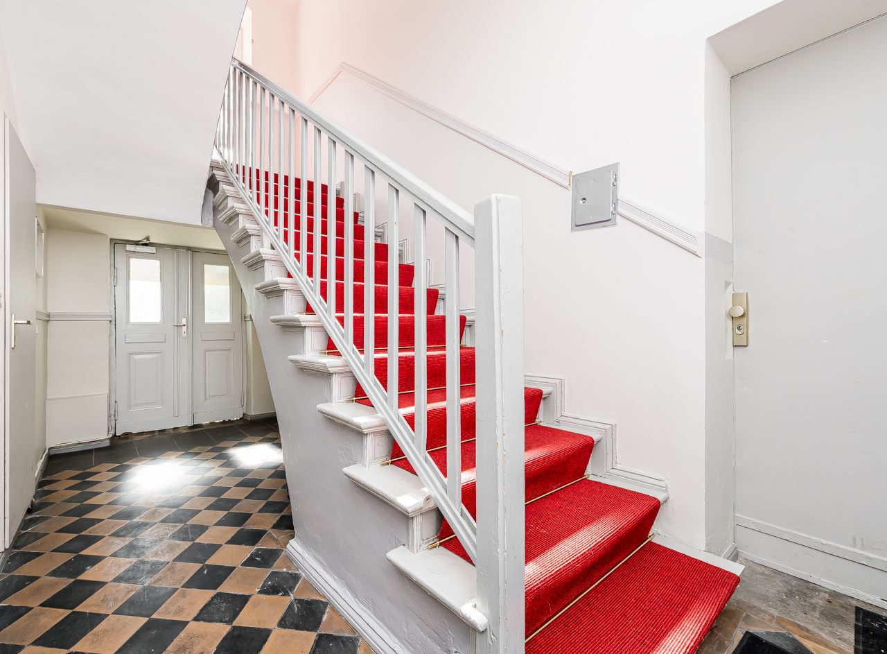 Treppenhaus_Seitenflügel