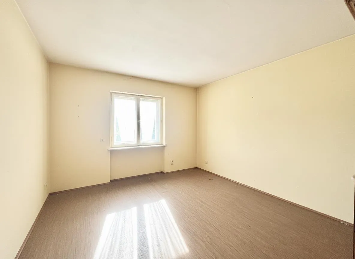 Erstes Schlafzimmer im OG
