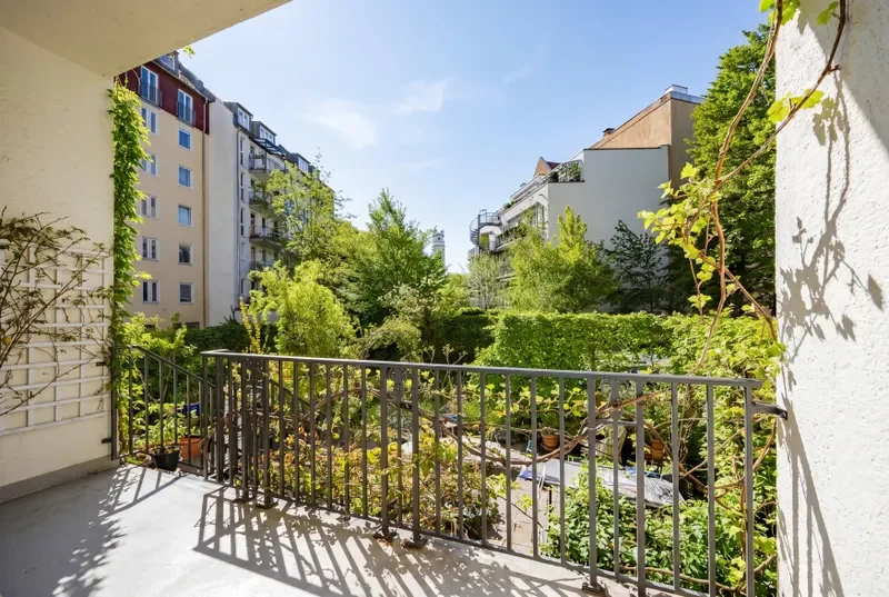 Terrasse mit Gartenzugang