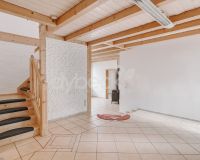 Treppe ins Obergeschoss