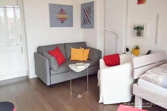 Tolles neu möbliertes 1-Zimmer-Apartment mit Balkon