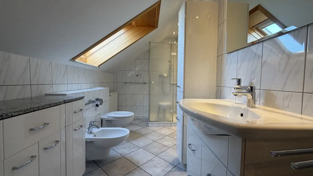 Das Duschbad im Dachgeschoss