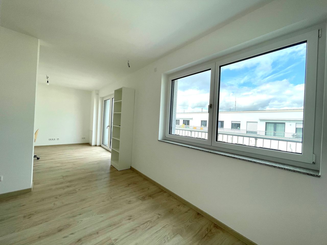 Möblierte 1,5-Zimmerwohnung mit kleiner Terrasse in Berlin-Wedding - Foto 2