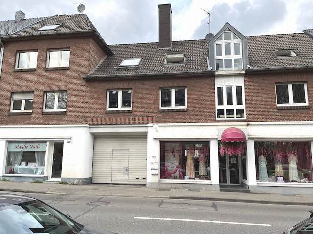 Solides Wohn-Geschäftshaus am Schloß mit Potential!