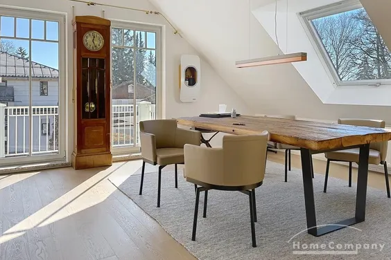 ***Ihr neues Zuhause: Exklusive Dachgeschosswohnung mit Kamin, zwei Balkonen & Stellplatz